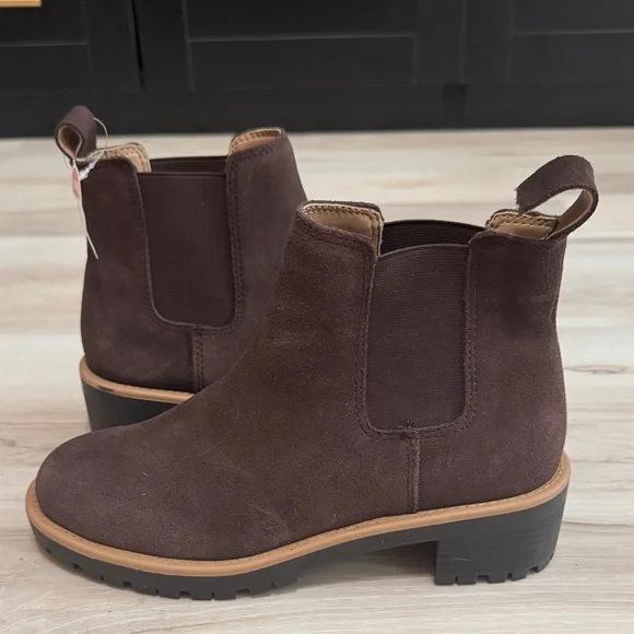 Blondo Mayes Waterproof Chelsea Boot - Picture 2 of 8